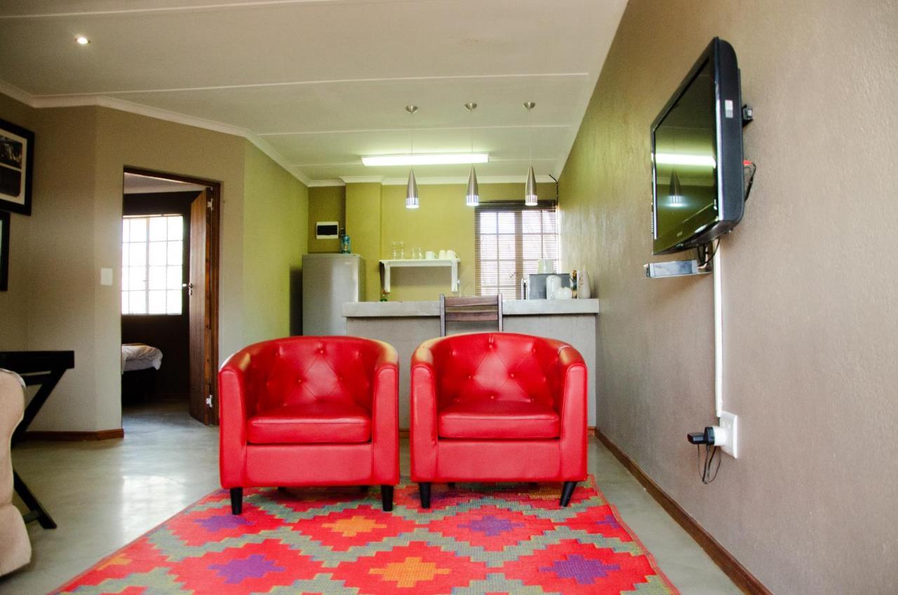 Desert Dew Guest House Hutchinson Exterior foto